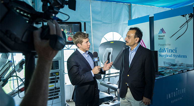 Dr. Ash Tewari answers questions about the da Vinci® Surgical System robot